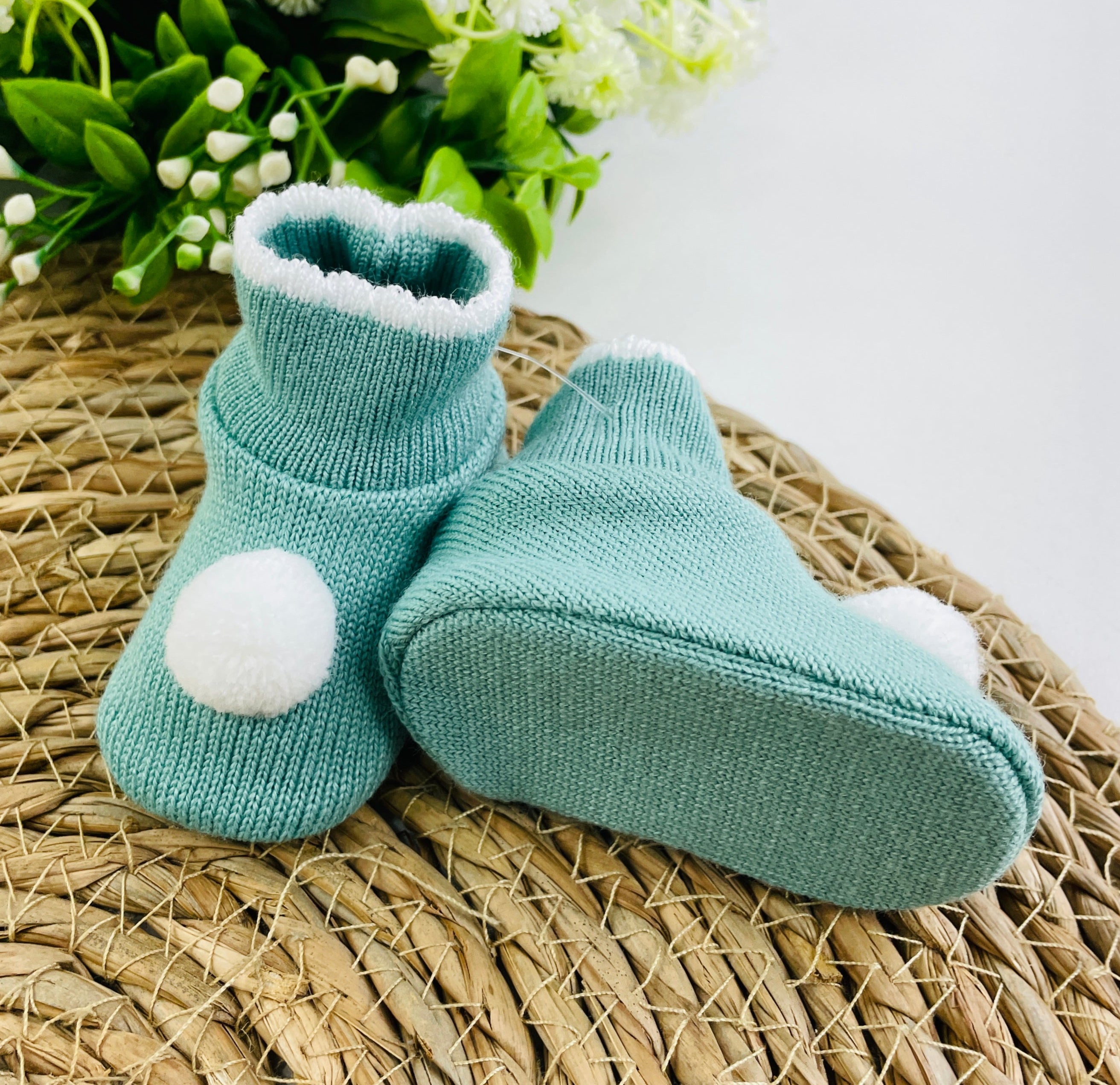 Sapatinho Pompom Sanches Baby De Tricot Liso Rn