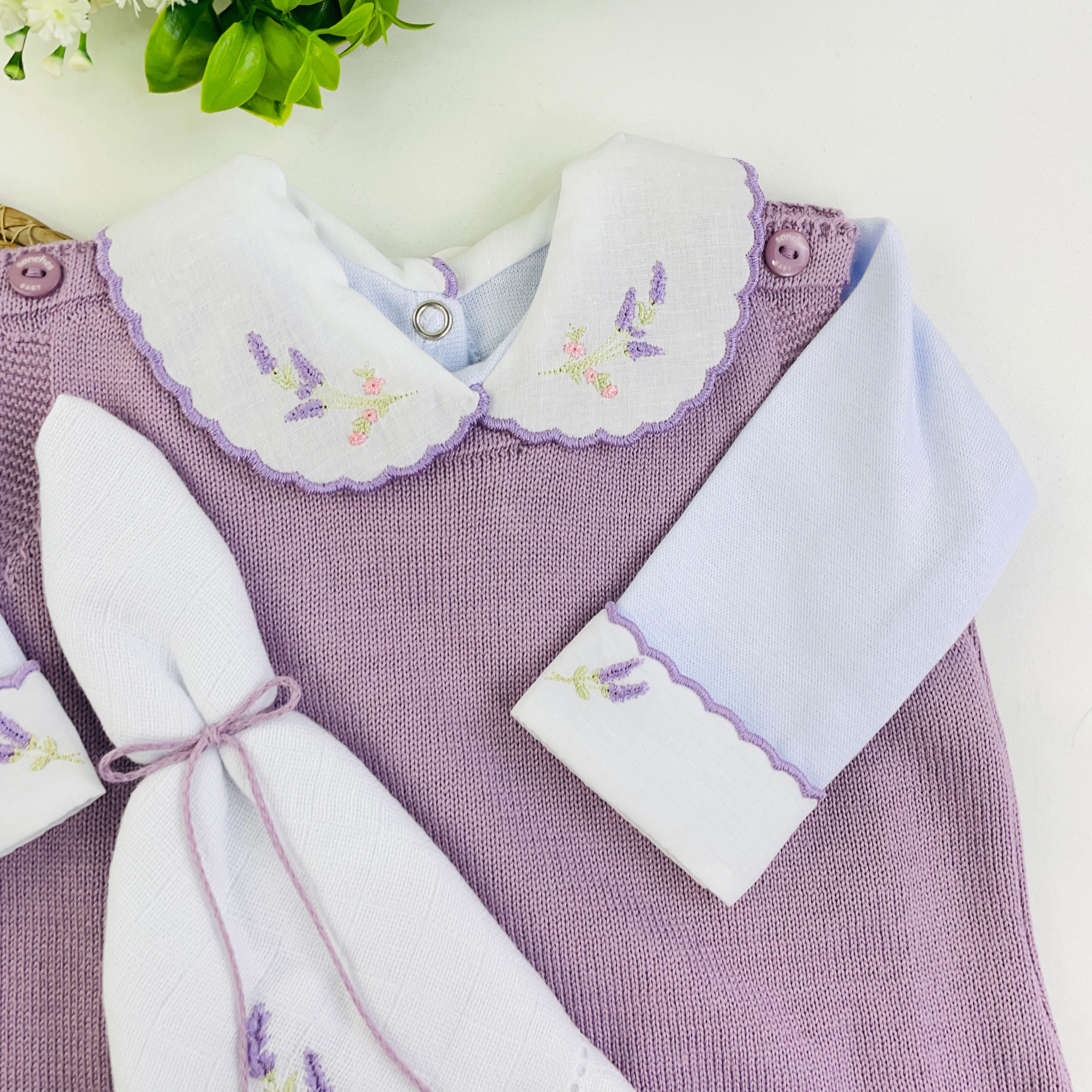 Conjunto Sanches Baby Bordado Em Tricot 3 Peças
