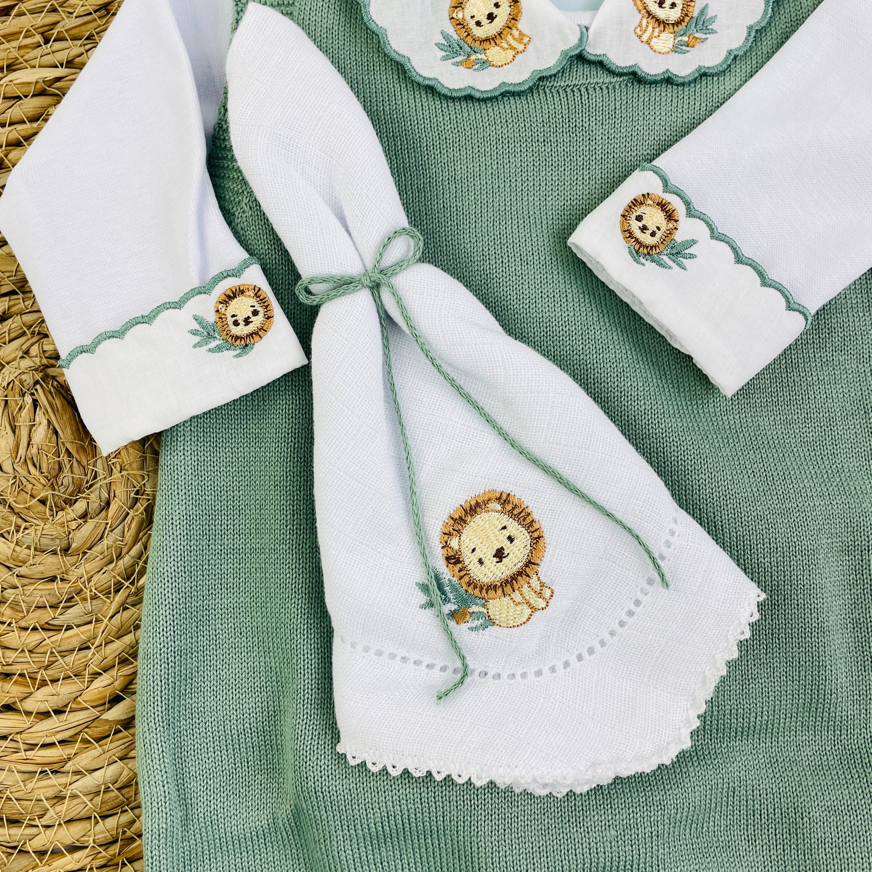 Conjunto Sanches Baby Bordado Em Tricot 3 Peças