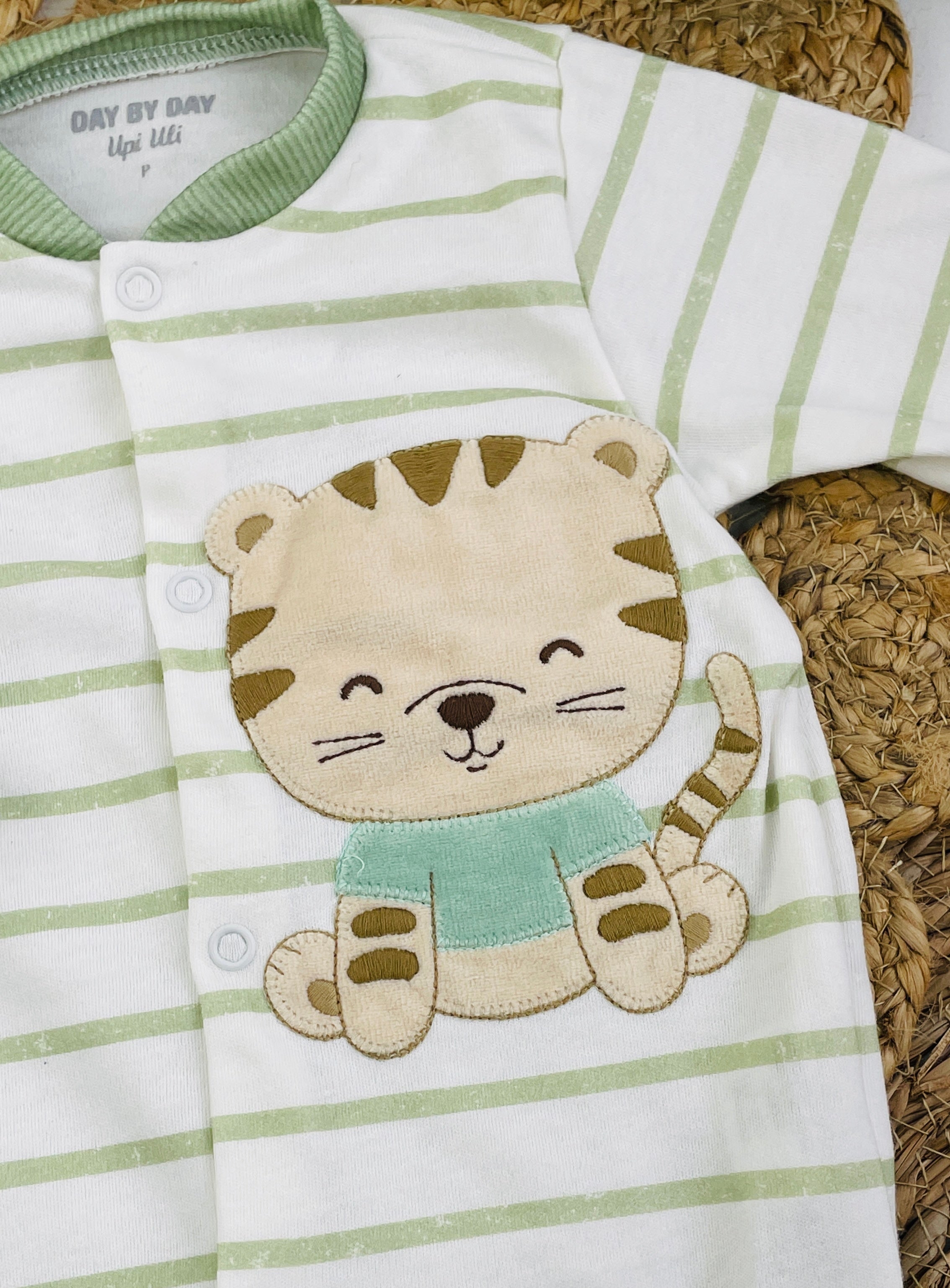 Macacão Gatinho Suedine