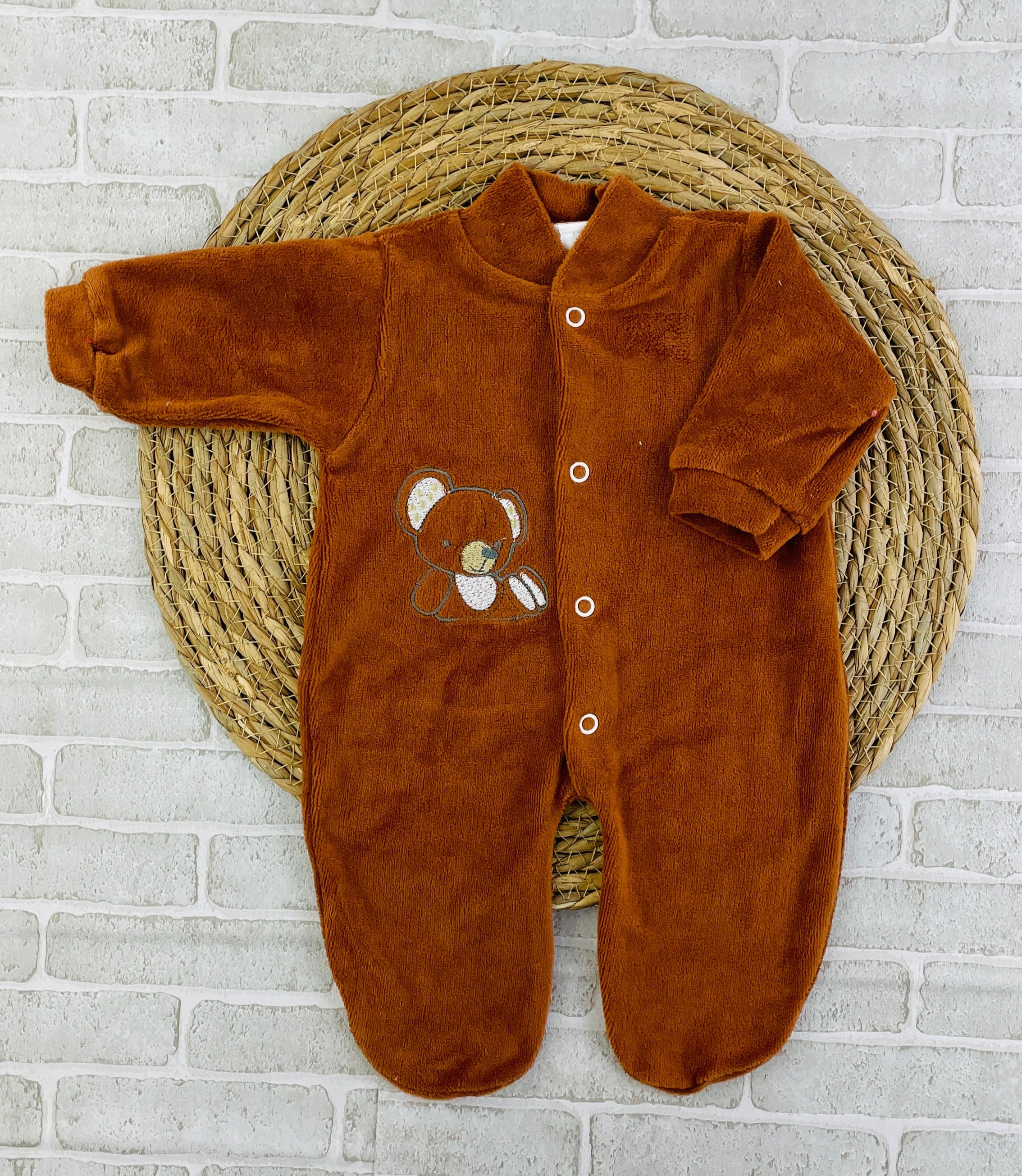 Macacão Plush Urso Marrom Bordado