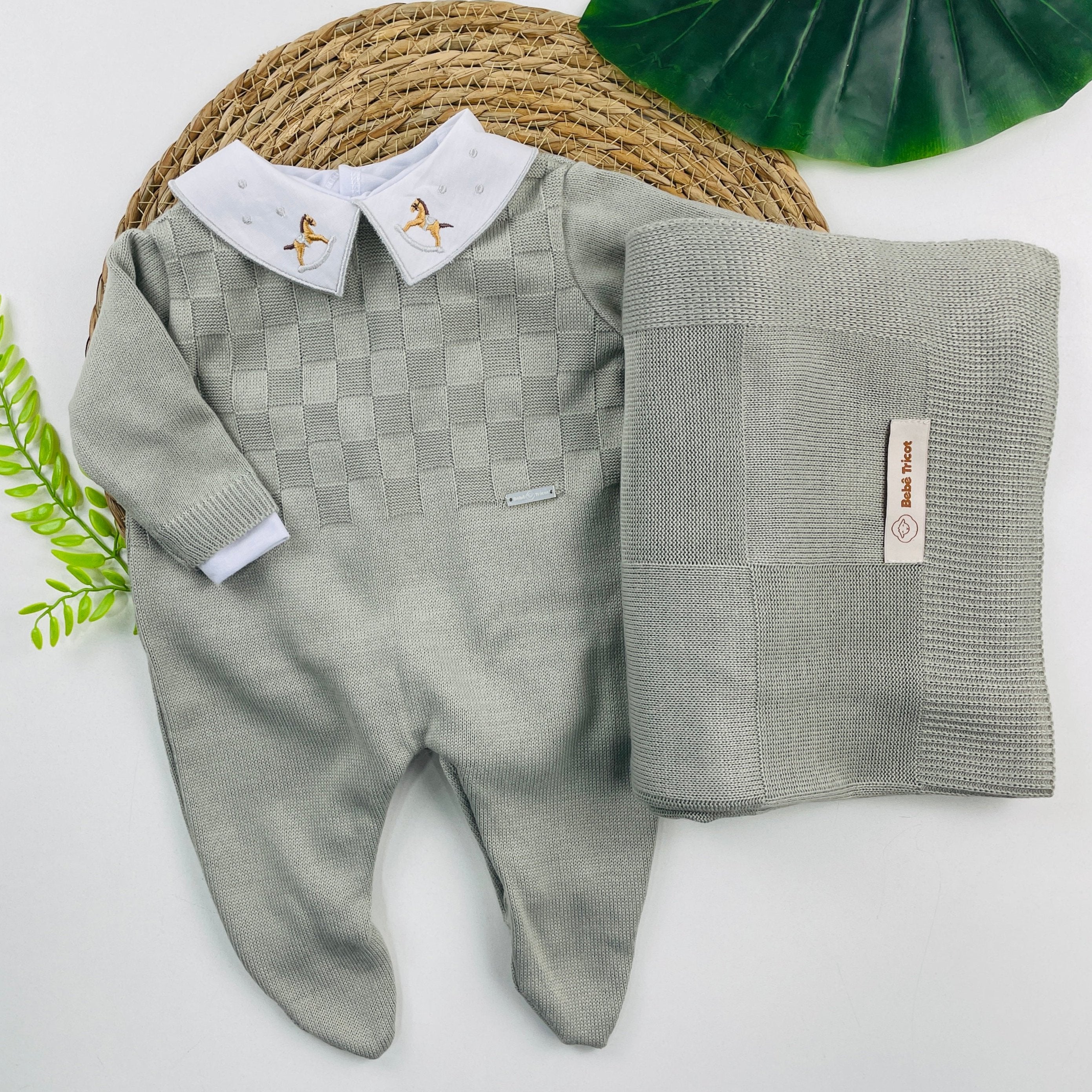 Saída De Maternidade Bebe Tricot Quadriculada 3 Peças