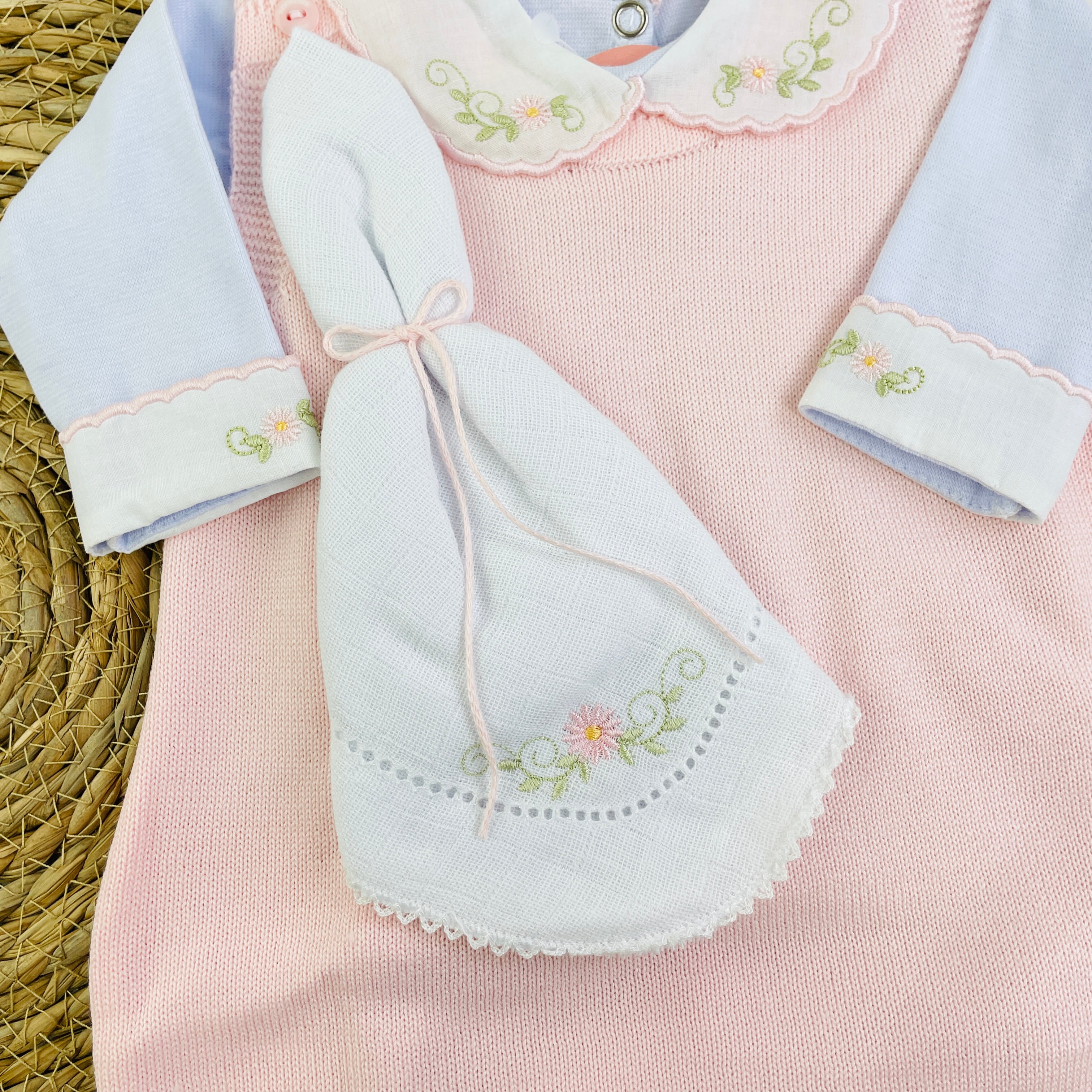 Conjunto Sanches Baby Bordado Em Tricot 3 Peças